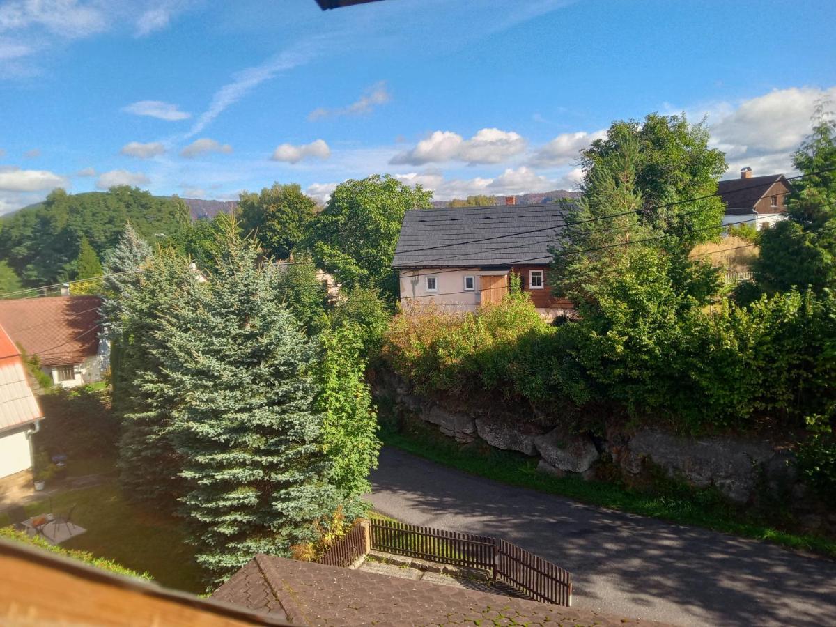 Hotel U Zeleneho Stromu - Zum Gruenen Baum Hřensko Екстериор снимка