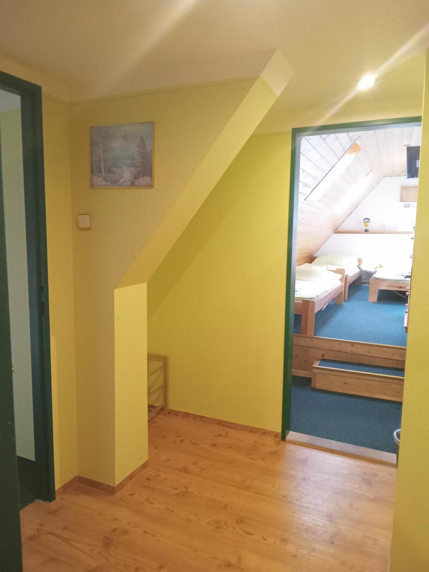 Hotel U Zeleneho Stromu - Zum Gruenen Baum Hřensko Екстериор снимка