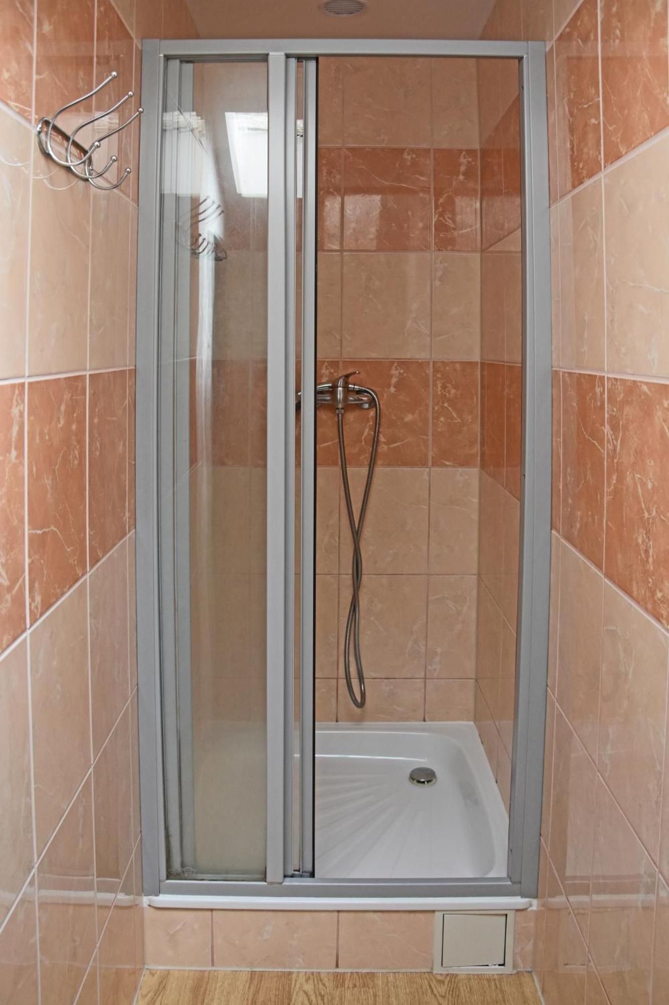 Hotel U Zeleneho Stromu - Zum Gruenen Baum Hřensko Екстериор снимка